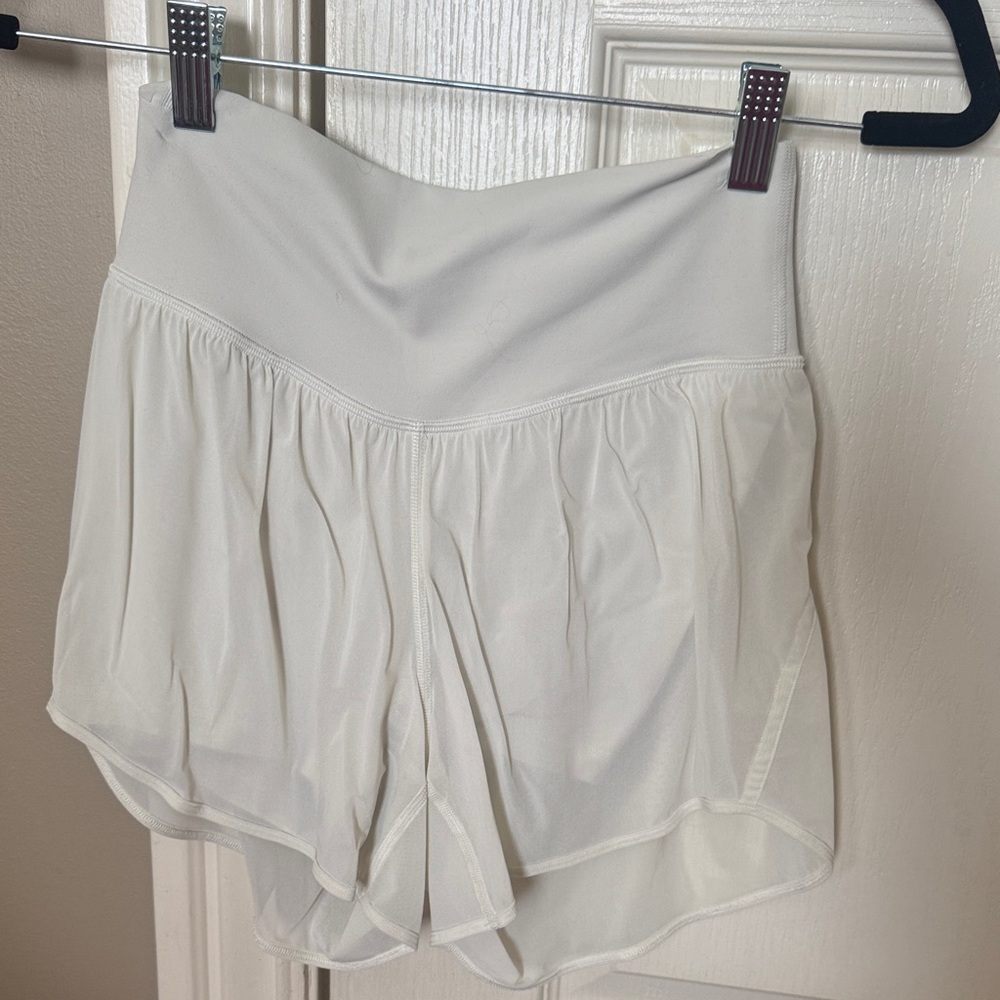 Lululemon Nulu and mesh high rise yoga short 3.5 in Bone